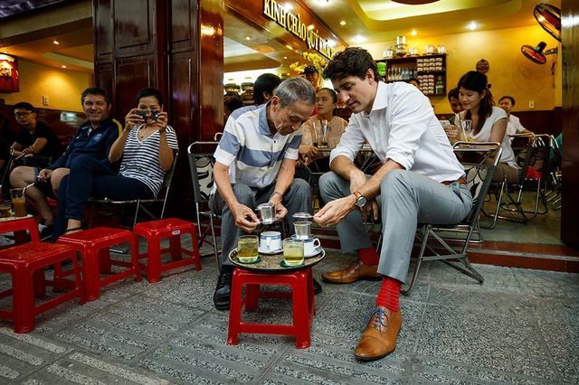 Những lãnh đạo nước ngoài “mê mẩn” ẩm thực bình dân Việt Nam - 9 Những lãnh đạo nước ngoài “mê mẩn” ẩm thực bình dân Việt Nam - 9