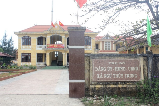 Tạm dừng việc bầu nguyên chủ tịch xã bị kỷ luật làm Chủ tịch mặt trận - 1 Tạm dừng việc bầu nguyên chủ tịch xã bị kỷ luật làm Chủ tịch mặt trận - 1