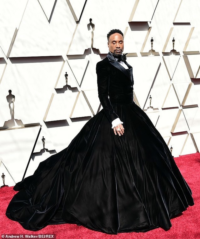 Nam diễn viên Billy Porter gây choáng khi mặc váy dự Oscar - 2