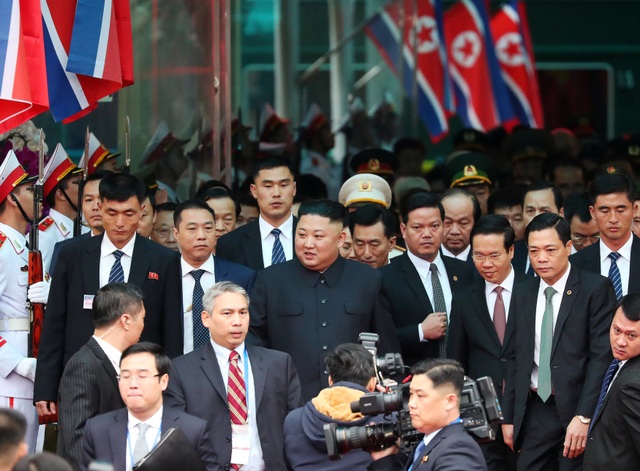 Điều ít biết về tài xế từng lái siêu xe chở ông Kim Jong-un tại thượng đỉnh với ông Trump - 4 Điều ít biết về tài xế từng lái siêu xe chở ông Kim Jong-un tại thượng đỉnh với ông Trump - 4