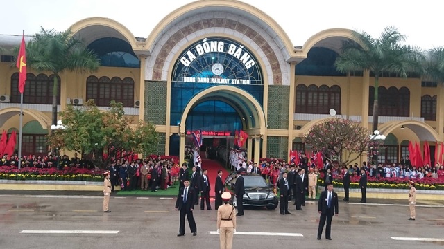 Chủ tịch Triều Tiên tới ga Đồng Đăng, lên ô tô về Hà Nội - 3