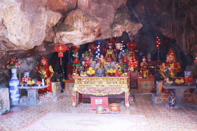 Ngôi chùa cổ hơn 1000 năm tuổi bên trong có “rồng phát sáng” - 4 Ngôi chùa cổ hơn 1000 năm tuổi bên trong có “rồng phát sáng” - 4