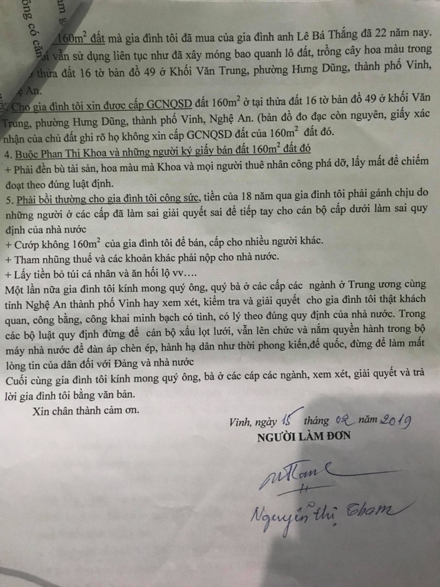 Cụ bà 80 tuổi còng lưng đi đòi công lý suốt 18 năm tại Nghệ An! - 2 Cụ bà 80 tuổi còng lưng đi đòi công lý suốt 18 năm tại Nghệ An! - 2