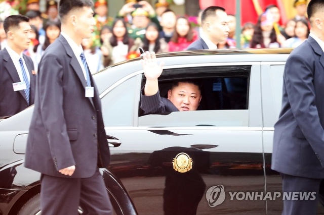 Điều ít biết về tài xế từng lái siêu xe chở ông Kim Jong-un tại thượng đỉnh với ông Trump - 6 Điều ít biết về tài xế từng lái siêu xe chở ông Kim Jong-un tại thượng đỉnh với ông Trump - 6