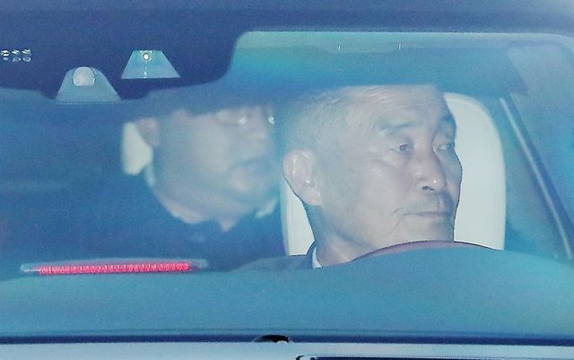 Điều ít biết về tài xế từng lái siêu xe chở ông Kim Jong-un tại thượng đỉnh với ông Trump - 2 Điều ít biết về tài xế từng lái siêu xe chở ông Kim Jong-un tại thượng đỉnh với ông Trump - 2