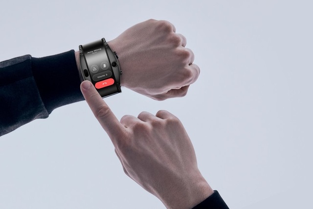 Smartphone màn hình cong độc đáo có thể đeo lên tay như đồng hồ - 2