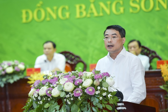 Thong doc Le Minh Hung.jpg Thong doc Le Minh Hung.jpg