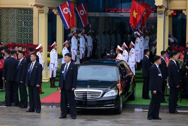 Những lần “lá chắn sống” bảo vệ ông Kim Jong-un công du nước ngoài - 14 Những lần “lá chắn sống” bảo vệ ông Kim Jong-un công du nước ngoài - 14