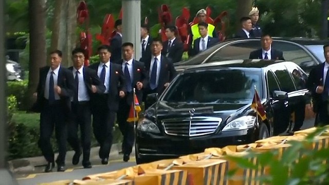 Những lần “lá chắn sống” bảo vệ ông Kim Jong-un công du nước ngoài - 8 Những lần “lá chắn sống” bảo vệ ông Kim Jong-un công du nước ngoài - 8