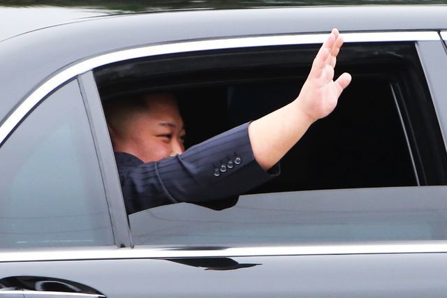 Ngắm cặp đôi xe Mercedes-Benz và Maybach chở anh em Chủ tịch Kim Jong-un - 3