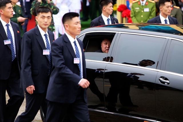 Ngắm cặp đôi xe Mercedes-Benz và Maybach chở anh em Chủ tịch Kim Jong-un - 1