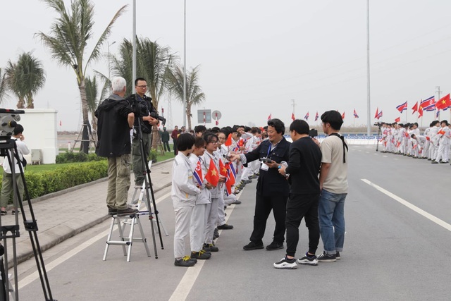 Đoàn Triều Tiên thăm tổ hợp sản xuất ô tô, nông nghiệp công nghệ cao tại Hải Phòng - 6