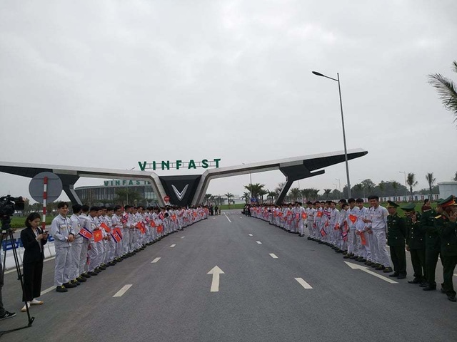 Đoàn Triều Tiên thăm tổ hợp sản xuất ô tô, nông nghiệp công nghệ cao tại Hải Phòng - 2