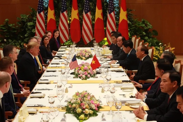 Tổng thống Donald Trump ăn trưa cùng Thủ tướng Nguyễn Xuân Phúc
