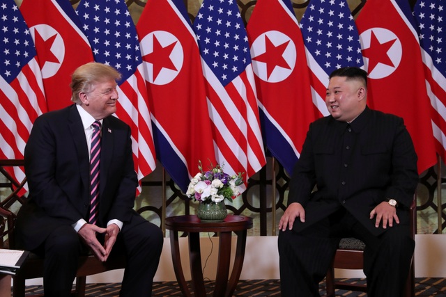 Hình ảnh thân mật của lãnh đạo Mỹ - Triều trong cuộc gặp tại Hà Nội - 5
