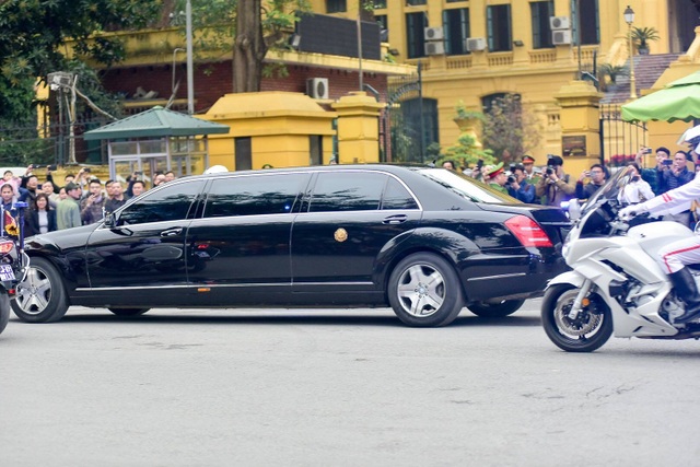 Ngắm cặp đôi xe Mercedes-Benz và Maybach chở anh em Chủ tịch Kim Jong-un - 6