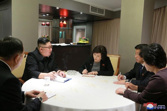 Ông Kim Jong-un nhận báo cáo quan trọng ngay trước thượng đỉnh với ông Donald Trump - 1