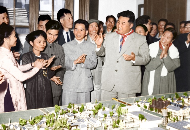 Hình ảnh quý hiếm về chuyến thăm Việt Nam của ông Kim Nhật Thành 60 năm trước - 7