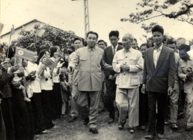 Hình ảnh quý hiếm về chuyến thăm Việt Nam của ông Kim Nhật Thành 60 năm trước - 11