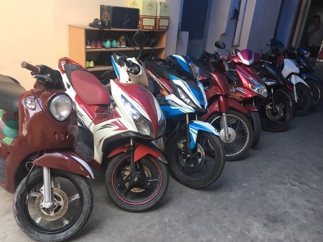 Nhóm giang hồ dùng vợ và người yêu để bẫy đàn ông ham của lạ Nhóm giang hồ dùng vợ và người yêu để bẫy đàn ông ham của lạ