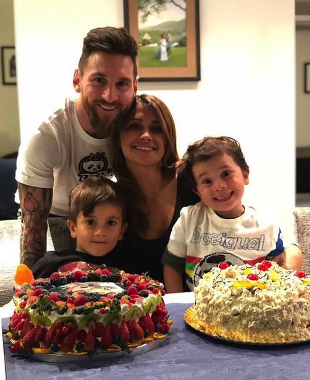 Trước thềm đại chiến với Real Madrid, Messi vui vẻ ăn mừng sinh nhật con trai - 1