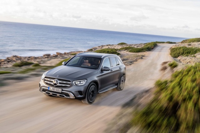 Mercedes-Ben GLC được trang bị động cơ mới - 12