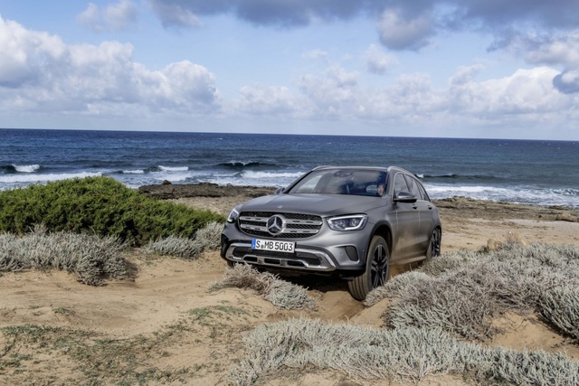 Mercedes-Ben GLC được trang bị động cơ mới - 6