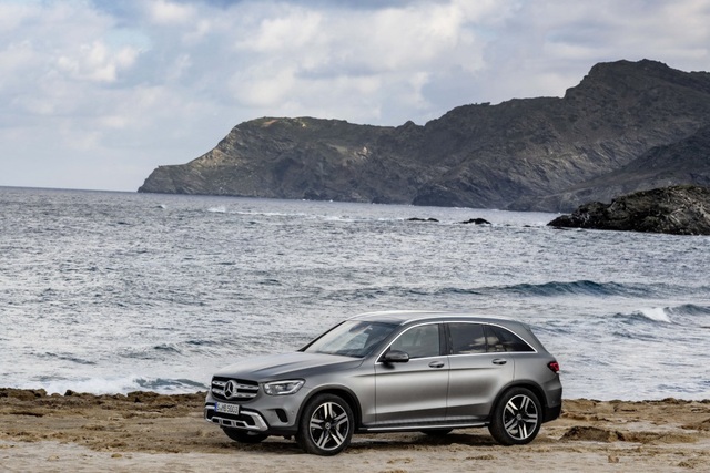 Mercedes-Ben GLC được trang bị động cơ mới - 7