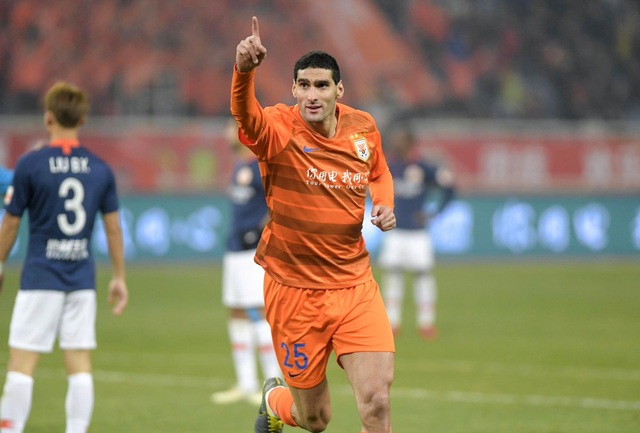 Fellaini ghi bàn ngay trong trận ra mắt CLB Shandong Luneng Fellaini ghi bàn ngay trong trận ra mắt CLB Shandong Luneng
