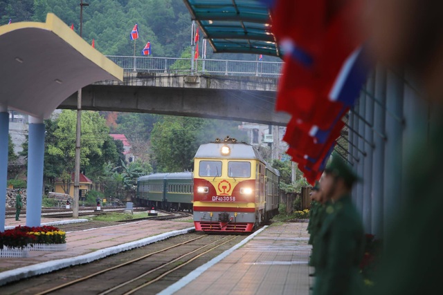 Tàu Triều Tiên vào ga Đồng Đăng, Chủ tịch Kim Jong-un chuẩn bị rời Việt Nam - Ảnh minh hoạ 2