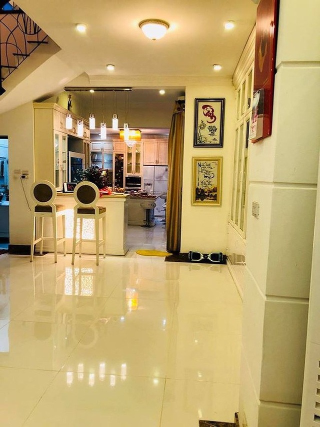 Hé lộ căn biệt thự triệu đô của vợ chồng Lệ Quyên - 16 Hé lộ căn biệt thự triệu đô của vợ chồng Lệ Quyên - 16