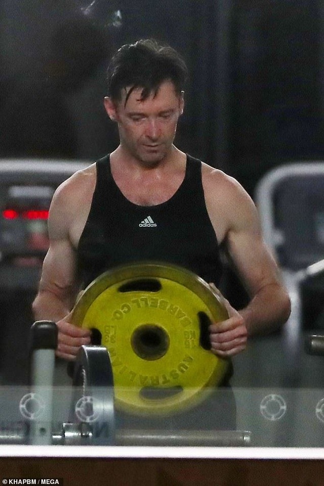 Người sói Hugh Jackman khoe cơ bắp cuồn cuộn ở tuổi 51 - 2 Người sói Hugh Jackman khoe cơ bắp cuồn cuộn ở tuổi 51 - 2