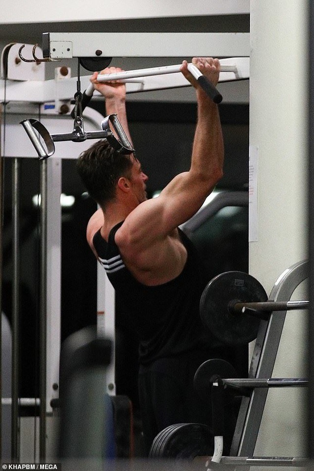 Người sói Hugh Jackman khoe cơ bắp cuồn cuộn ở tuổi 51 - 4 Người sói Hugh Jackman khoe cơ bắp cuồn cuộn ở tuổi 51 - 4