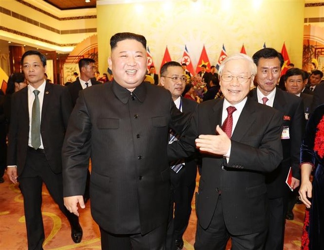 Chủ tịch Triều Tiên Kim Jong-un đánh thử đàn bầu Việt Nam - Ảnh minh hoạ 2