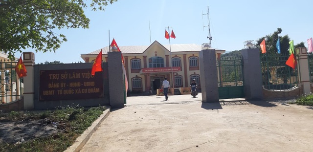 Dân tố chủ tịch xã âm thầm tẩu tán gỗ tang vật - 2 Dân tố chủ tịch xã âm thầm tẩu tán gỗ tang vật - 2