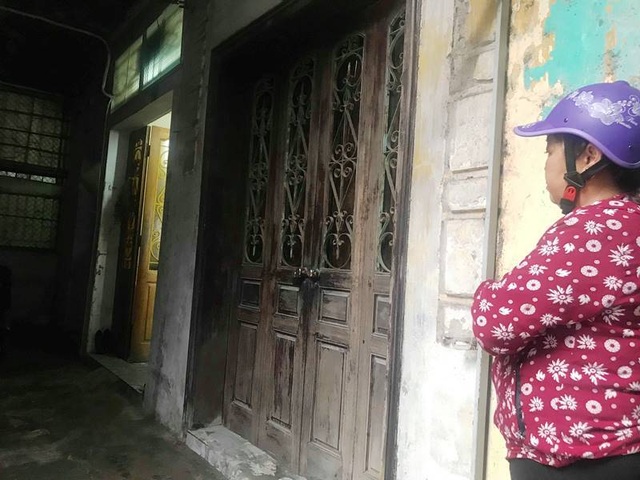 Vụ thầy bói chém nhà hàng xóm: Nhà nghi phạm dán bùa chú? - 1 Vụ thầy bói chém nhà hàng xóm: Nhà nghi phạm dán bùa chú? - 1