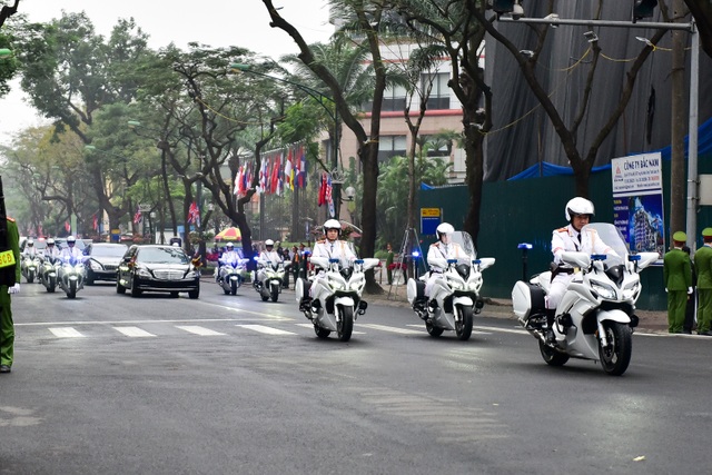 Dàn  môtô khủng hộ tống xe nguyên thủ tại thượng đỉnh Mỹ - Triều - 1