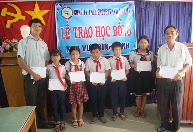 Học bổng Grobest Việt Nam đến với học sinh nghèo hiếu học tỉnh Bình Định - 4 Học bổng Grobest Việt Nam đến với học sinh nghèo hiếu học tỉnh Bình Định - 4