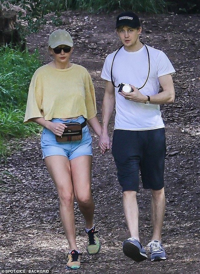 taylor_1.jpg taylor_1.jpg