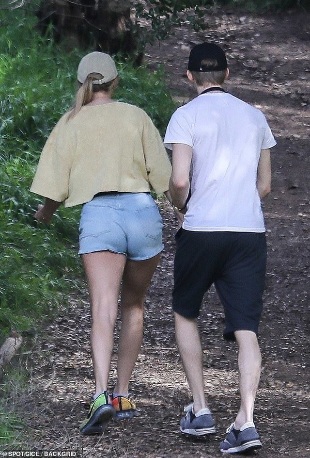 taylor_5.jpg taylor_5.jpg