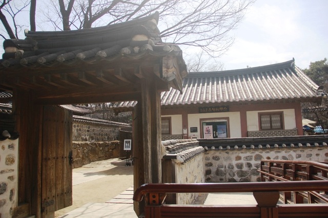 Vẻ đẹp bí ẩn của làng cổ Hanok Namsan Hàn Quốc - 5 Vẻ đẹp bí ẩn của làng cổ Hanok Namsan Hàn Quốc - 5