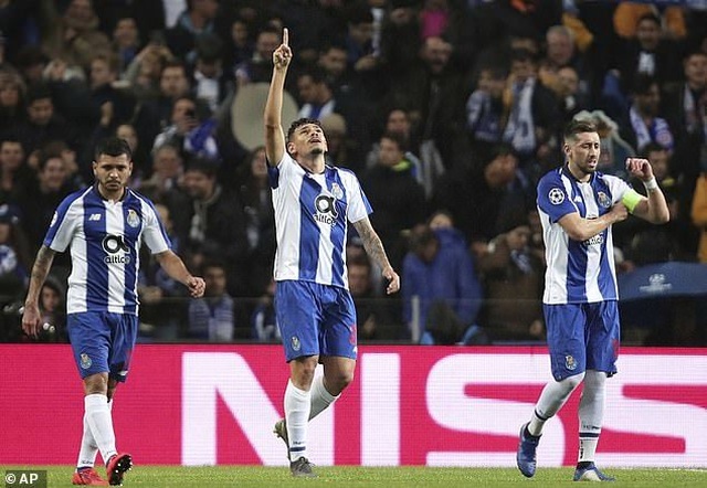 Công nghệ VAR đưa Porto vào tứ kết Champions League đầy nghẹt thở - Ảnh minh hoạ 12