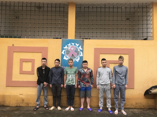 Bắt 6 đối tượng thay nhau giao cấu với bé gái 14 tuổi - 1 Bắt 6 đối tượng thay nhau giao cấu với bé gái 14 tuổi - 1