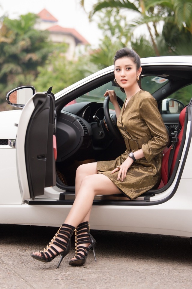 Sau khi đổi nhà mới, Á hậu Huyền My tiếp tục tậu siêu xe 6 tỷ đồng - 3 Sau khi đổi nhà mới, Á hậu Huyền My tiếp tục tậu siêu xe 6 tỷ đồng - 3