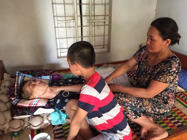 Cha bỗng dưng đột quỵ, cả gia đình lâm cảnh đường cùng - 9 Cha bỗng dưng đột quỵ, cả gia đình lâm cảnh đường cùng - 9
