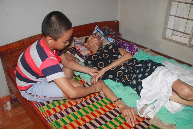 Cha bỗng dưng đột quỵ, cả gia đình lâm cảnh đường cùng - 1 Cha bỗng dưng đột quỵ, cả gia đình lâm cảnh đường cùng - 1