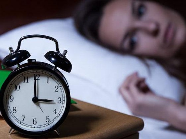 Ù tai về đêm là bị bệnh gì? Điều trị bằng cách nào? - 3 Ù tai về đêm là bị bệnh gì? Điều trị bằng cách nào? - 3