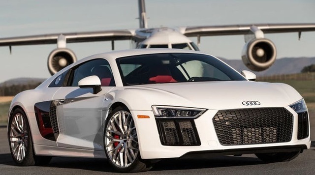 Anne-Hathaway-Audi-R8-via-motortrend.com_.jpg