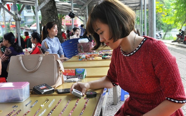 Độc đáo chợ đá quý đất ngọc Yên Bái - 12 Độc đáo chợ đá quý đất ngọc Yên Bái - 12