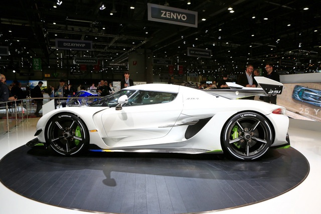 bc6edd77-koenigsegg-jesko-13_01.JPG